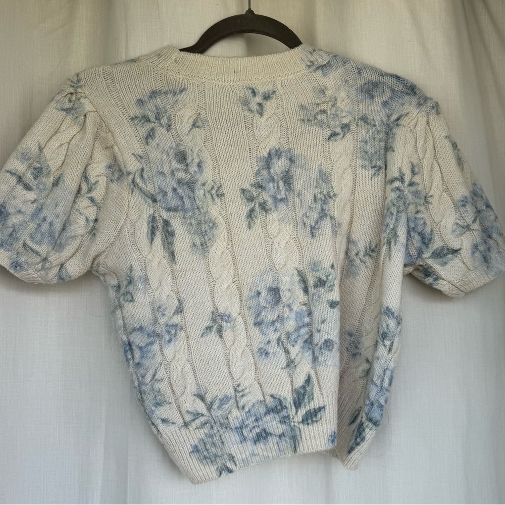 Sincerely Jules Short Balloon Sleeve Cable Knit Cream with Blue Flowers. Size S - Picture 8 of 8
